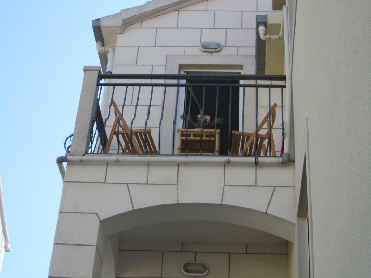 Nives B. Apartamento Supetar Exterior foto