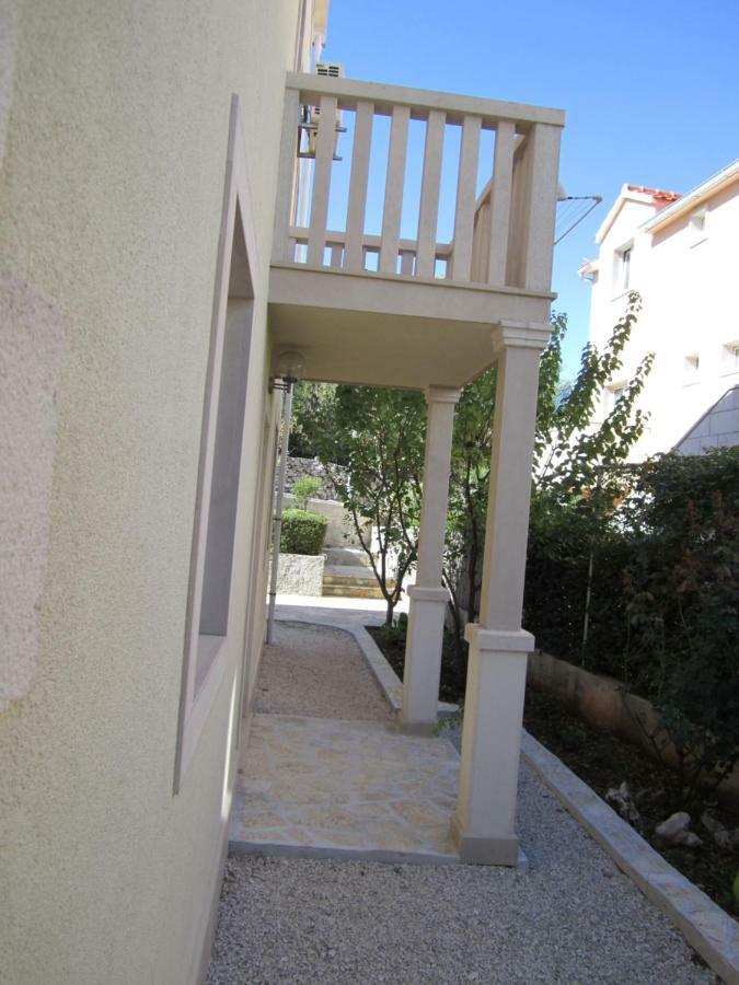 Nives B. Apartamento Supetar Exterior foto