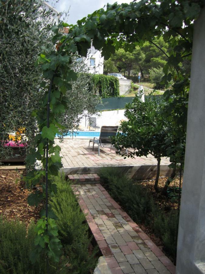 Nives B. Apartamento Supetar Exterior foto