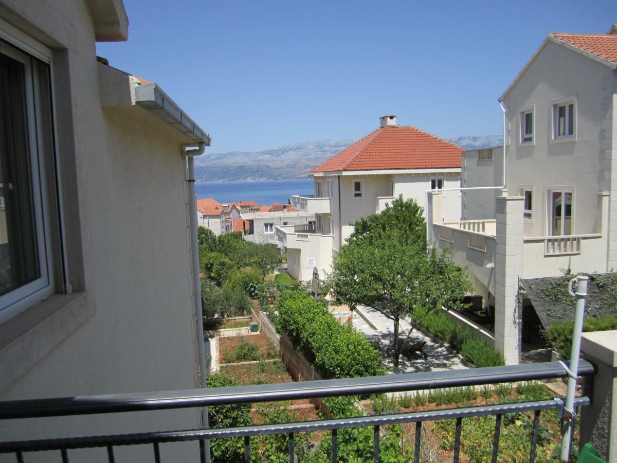 Nives B. Apartamento Supetar Exterior foto