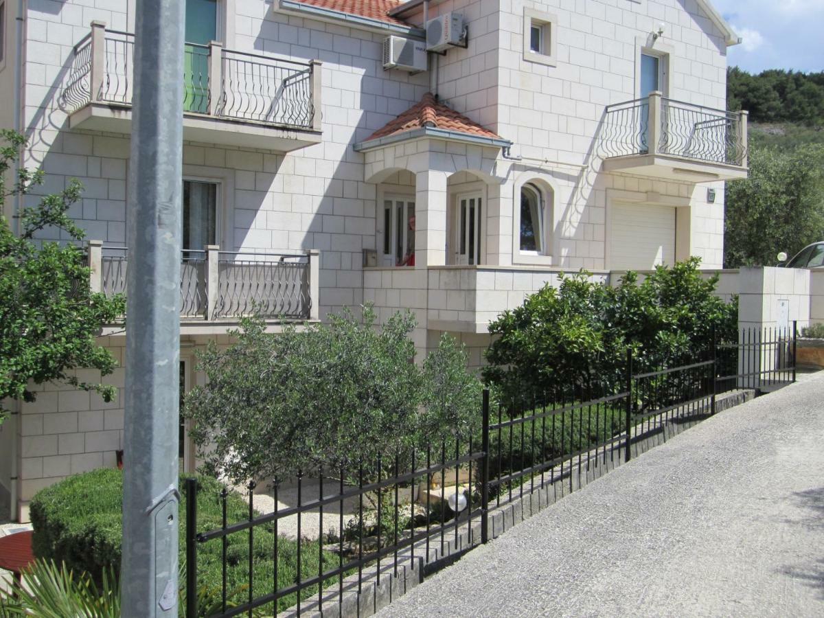 Nives B. Apartamento Supetar Exterior foto
